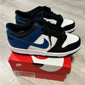 NIKE Dunk Low boys size 6 *NEW*